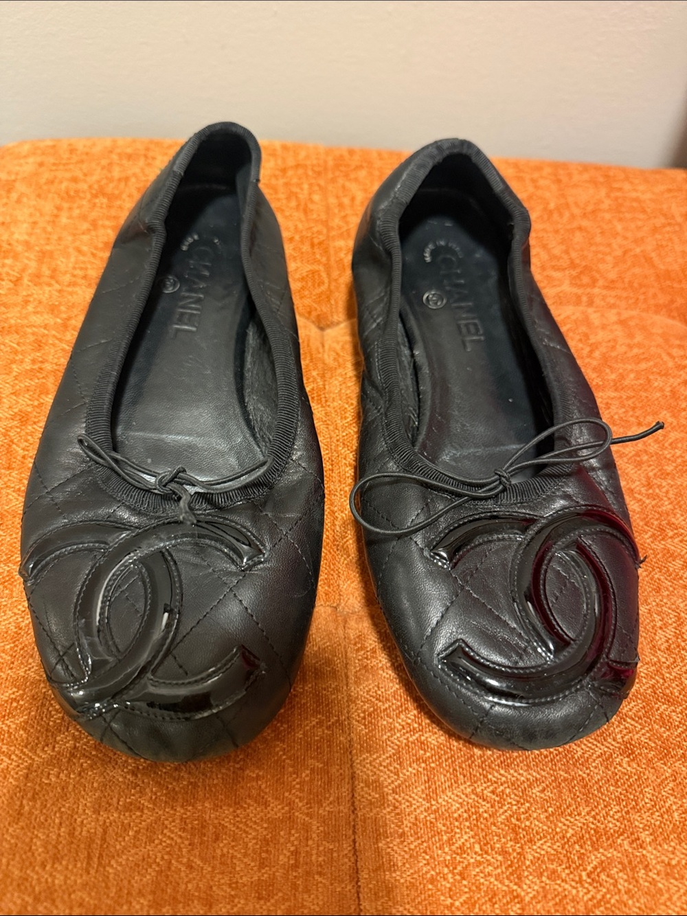 CHANEL Black Quilted Leather CC Logo Ballet Flats